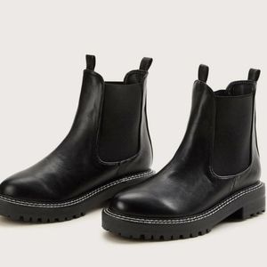 RARE: Chelsea boots